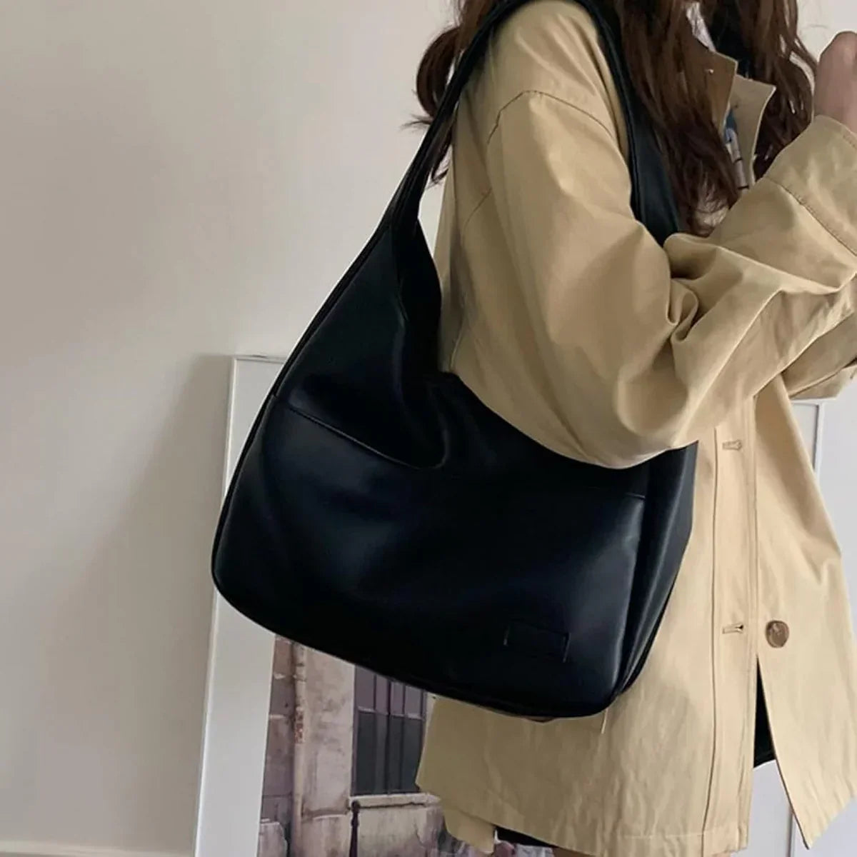 Minimalist Faux Leather Hobo Bag | Sleek and Functional | Everyday Elegance