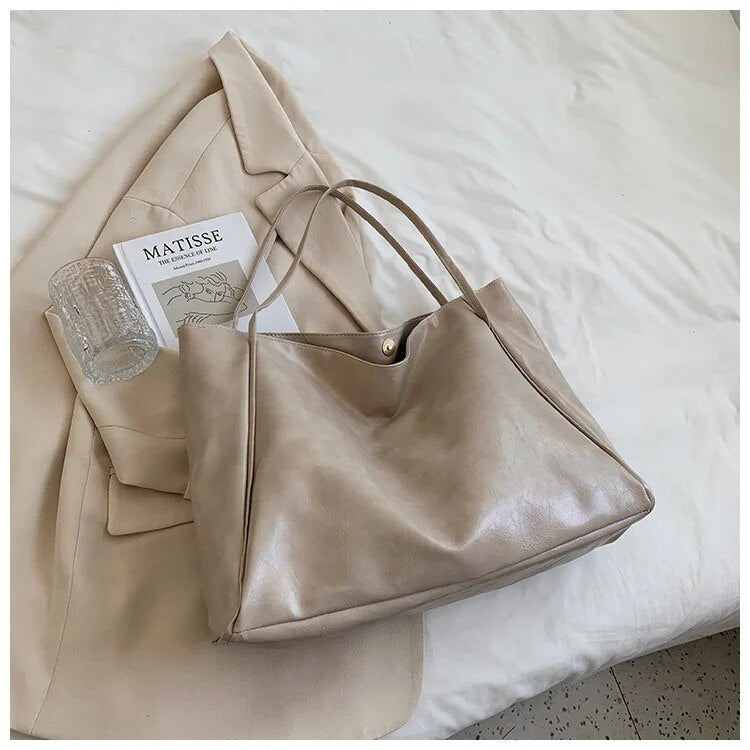 Oversized Tote Bag | Faux Leather | Minimal and Versatile