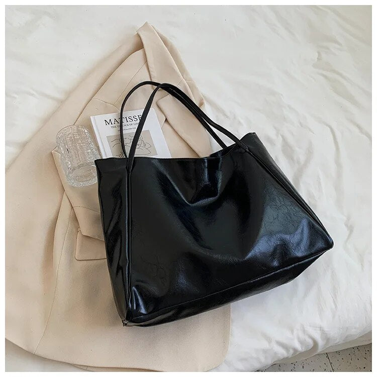 Oversized Tote Bag | Faux Leather | Minimal and Versatile